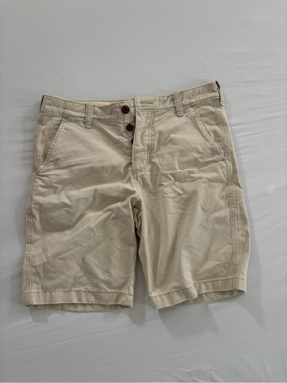 Hollister Men's Light Beige Flat-Front Shorts